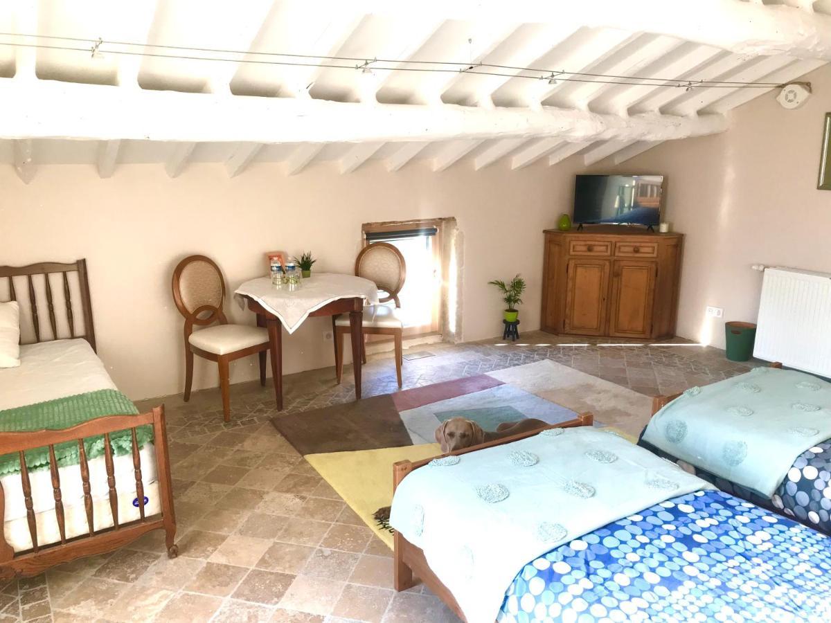 La Bergerie Des Amandiers Chambres Et Table D'Hotes Malataverne ภายนอก รูปภาพ